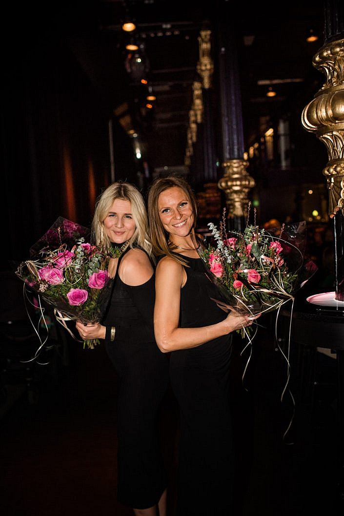 Lisa Andersson och Monica Karppinen, årets fototävling, Yogagalan 2017. Foto: LinneaBengtsson.se